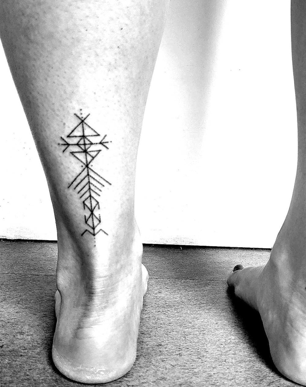 Tatouage Kalinga Geometrique
